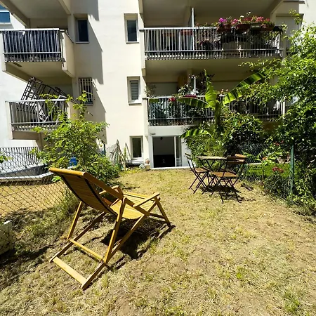 Charming Parisian With Garden View
