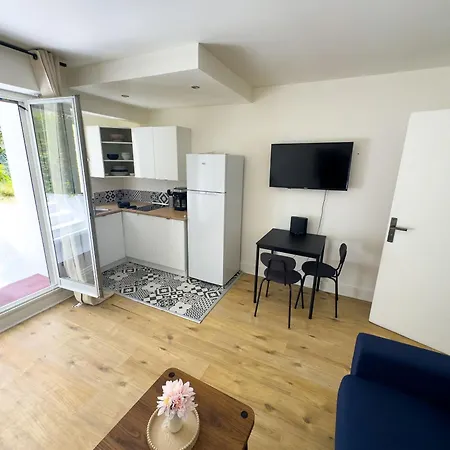 Charming Parisian With Garden View Apartment *