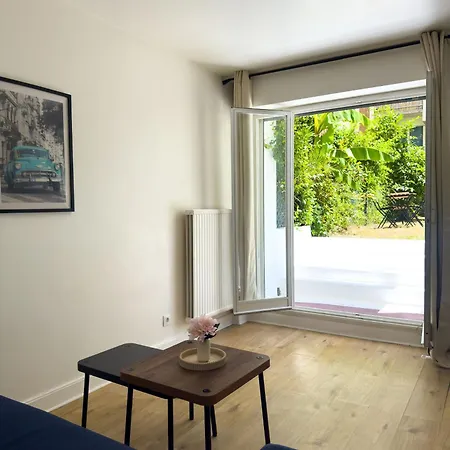 Charming Parisian With Garden View París